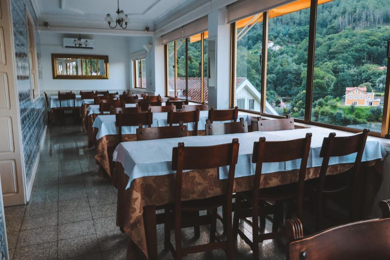 Adelaide Hotel Geres Bagian luar foto