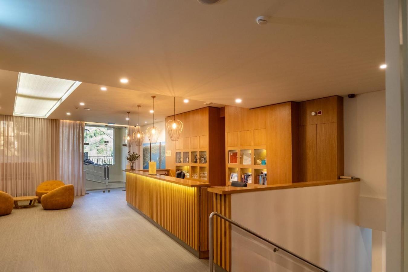 Adelaide Hotel Geres Bagian luar foto