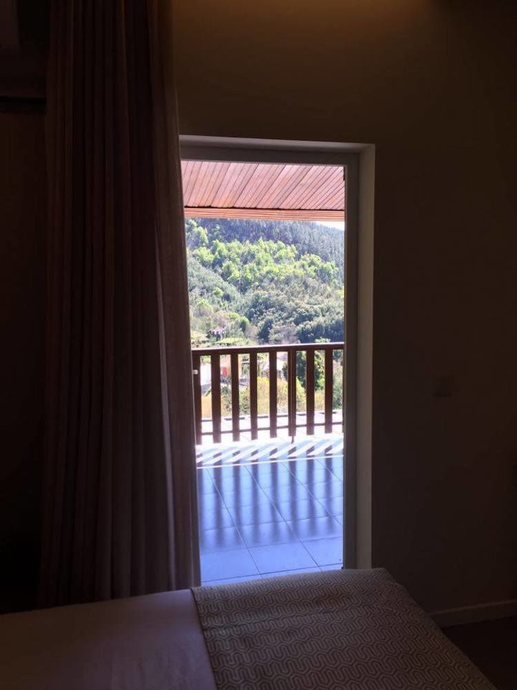 Adelaide Hotel Geres Bagian luar foto